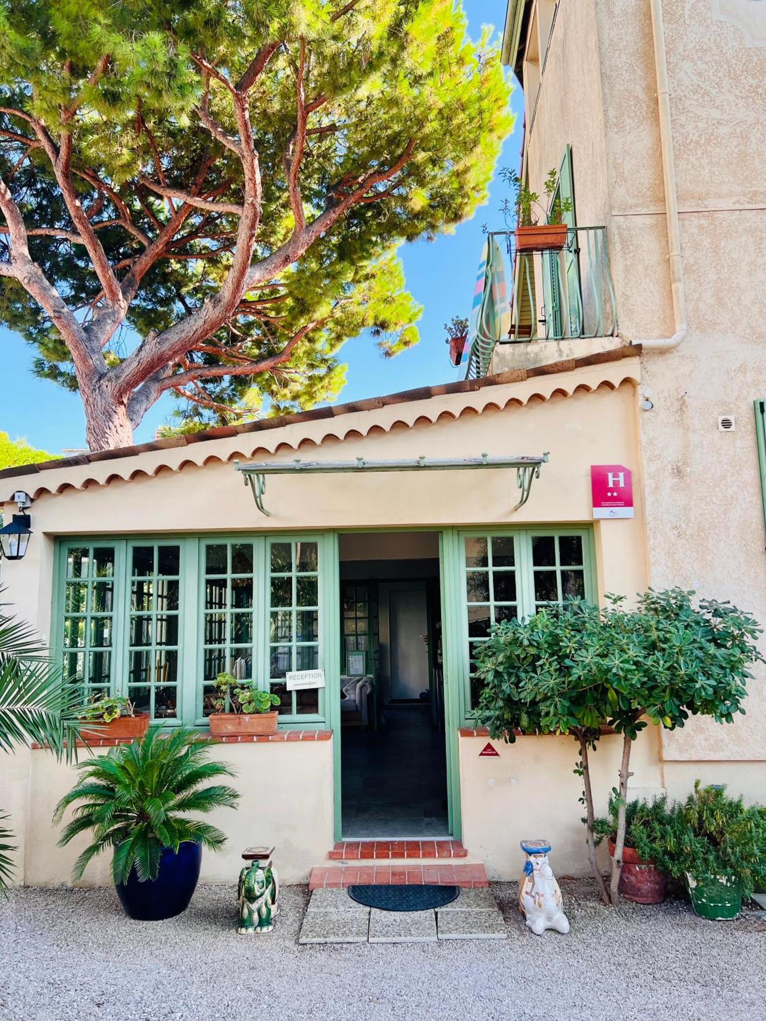 Le Ponteil 2* Antibes