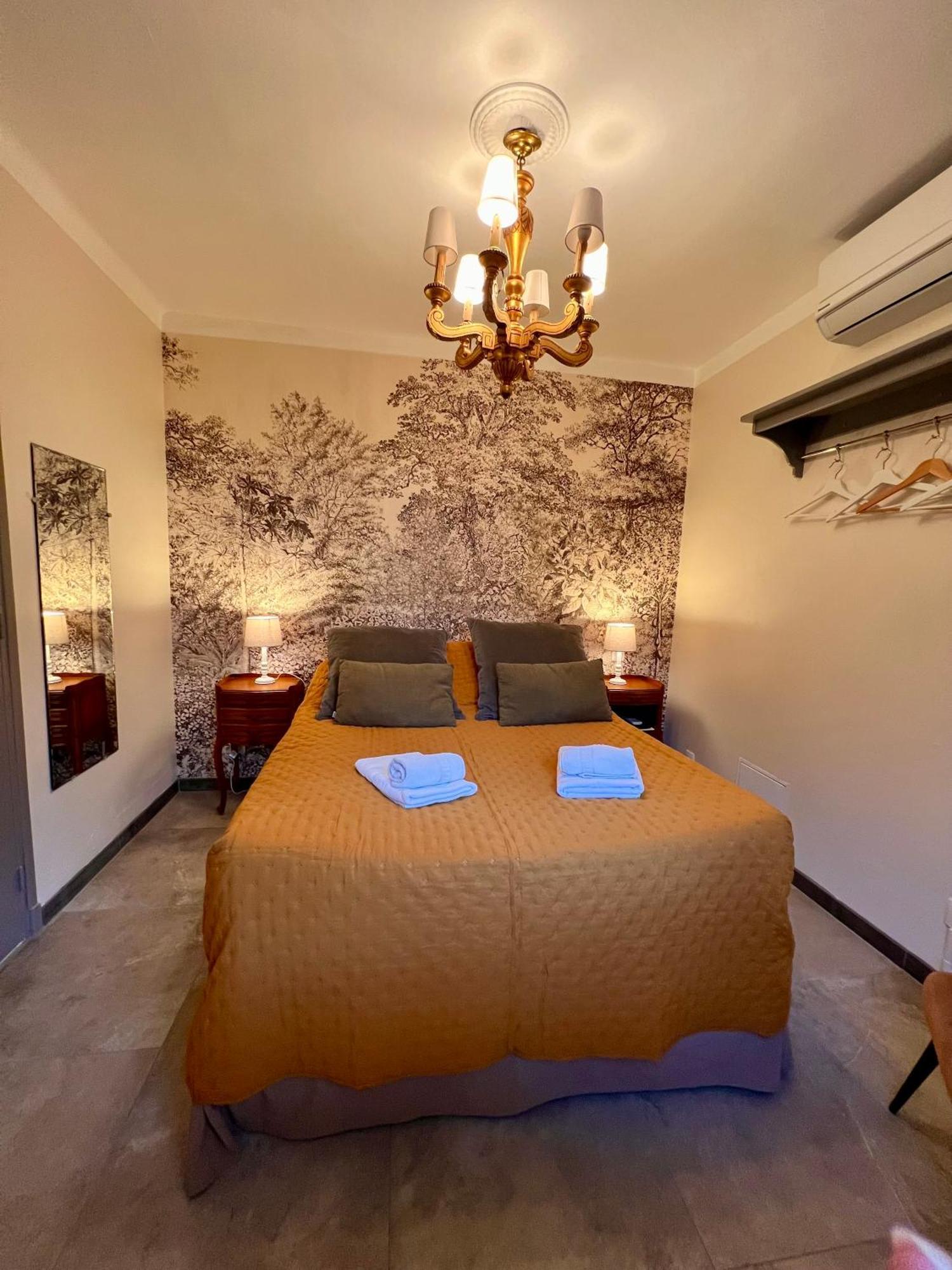 Le Ponteil Hotel 2*